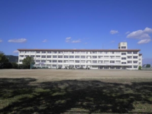 【中学校】斑鳩南中学校 575m 周辺環境